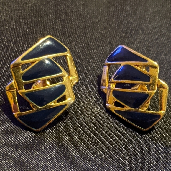 Vintage Monet Clip Earrings Black Enamel Geometric Gold Tone Metal - Picture 1 of 6
